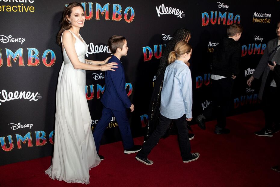 Empleada de Angelina Jolie la acusa de “cruel” y “ladrona” 