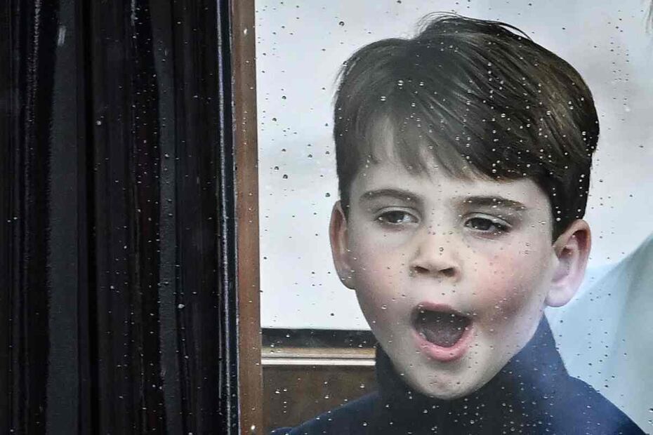Los bostezos y más caras graciosas del príncipe Louis en la coronación de Carlos III