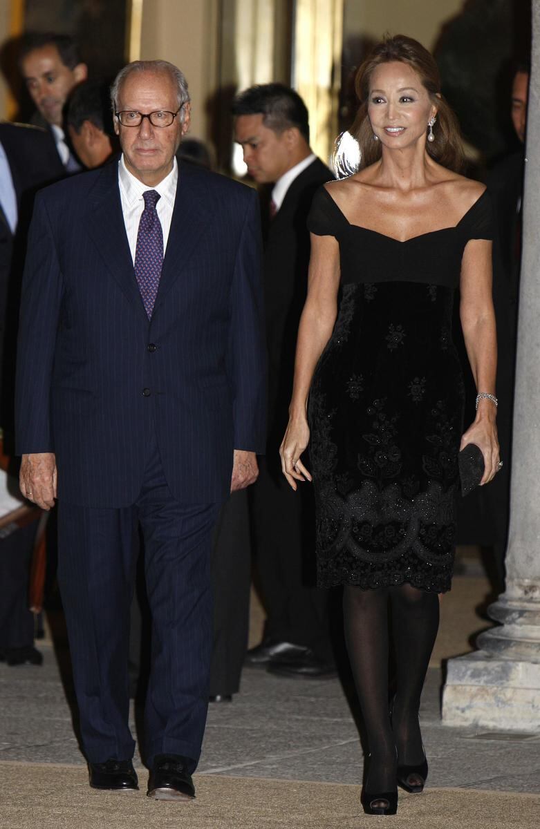 Con tres ex esposos: ella es Isabel Preysler, la futura esposa de Vargas Llosa