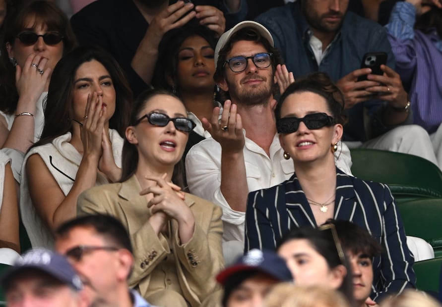 Andrew Garfield y Mónica Barbaro en Wimbledon 2025 / Foto: EFE