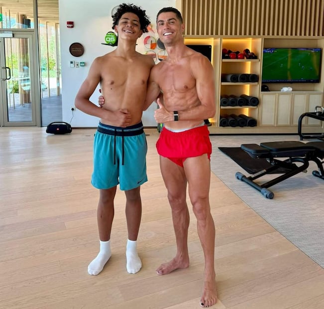 Cristiano Ronaldo presumió una nueva foto junto a su hijo, Cristiano Jr. / Foto: Instagram @cristiano