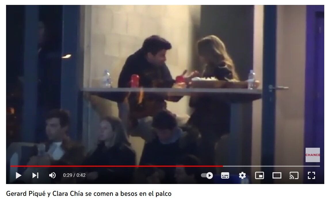 Captan a Gerard Piqué y Clara Chía enojados, besándose y hasta exprimiéndose un grano