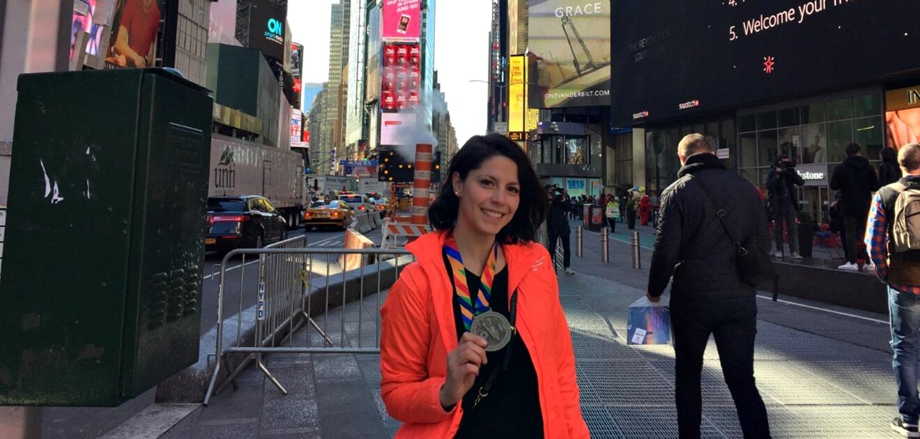 <p>La actriz corrió 26 millas en Nueva YorK con el fin de ayudar a niños con cáncer.&nbsp;<strong>(Fotos: Cortesía e Instagram)&nbsp;</strong></p>
