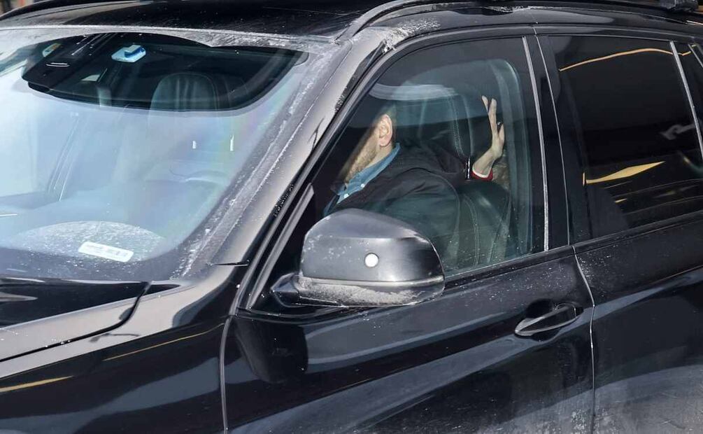La reina Sonia de Noruega fue fotografiada al salir del hospital / Foto: EFE
