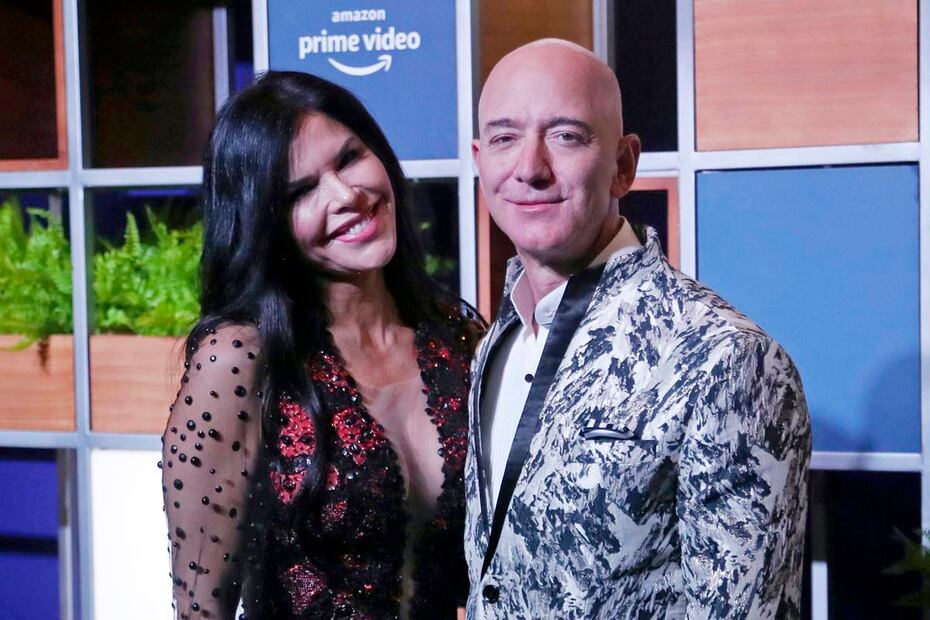 Jeff Bezos está comprometido con su novia Lauren Sanchez 