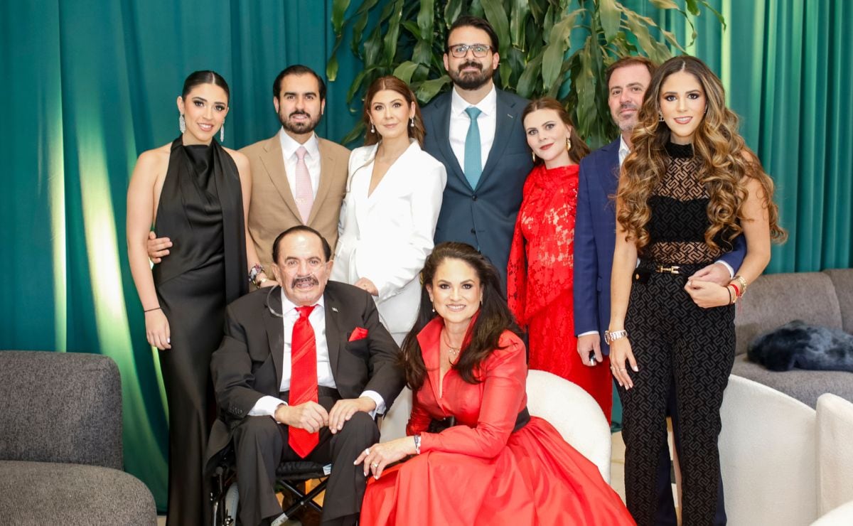 Maria Teresa Ealy, Juan Luis, Paulina, Gabriel Ealy, Valeria Navarro, Rogelio Cárdenas, Perla Ealy Díaz. Juan Francisco Ealy Ortiz y Perla Díaz de Ealy / Foto: Esteban Torreblanca