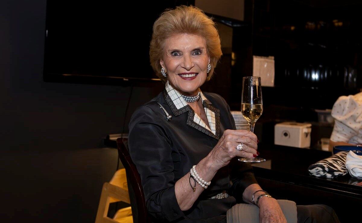 VIPS disfrutan de cena gourmet