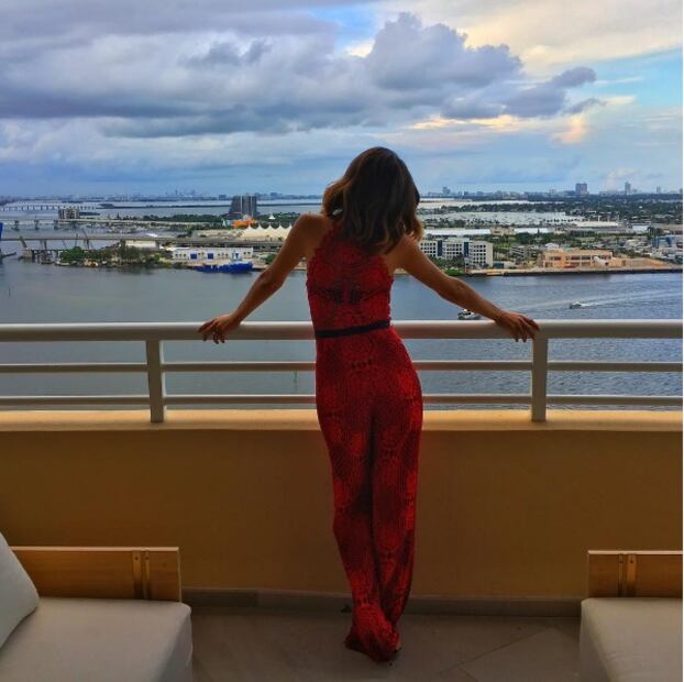 El look post-mom de Jacky Bracamontes