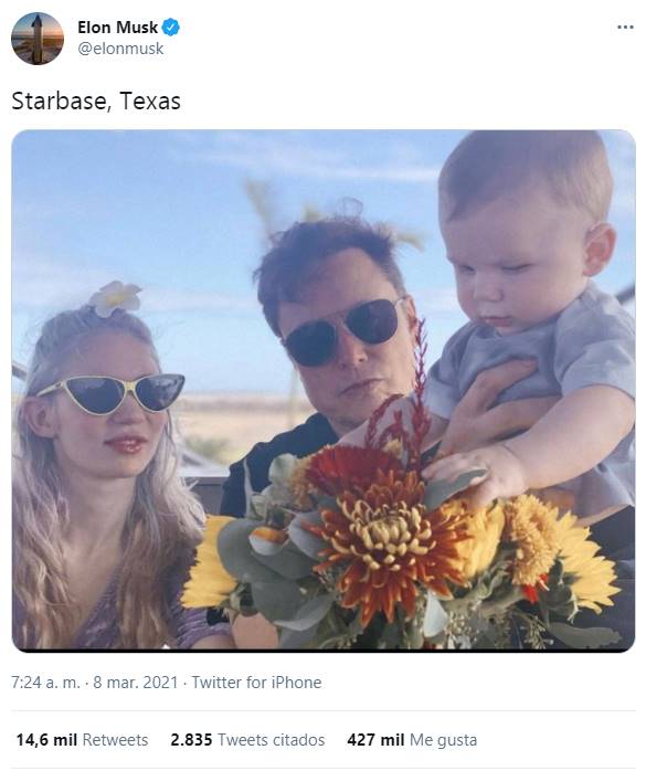 Elon Musk y Grimes con su primer hijo / Foto: Captura de pantalla

