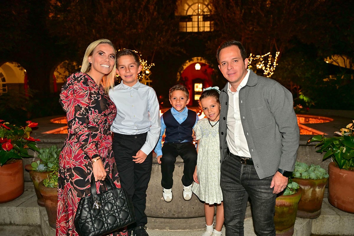 Cecilia del Carmen, Arus, Alonso, Ces y Arus Adrián Flores. (Foto: Arturo Quintero)