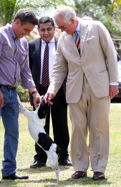 El príncipe Carlos sonriente y encantador en su visita a Cuba 