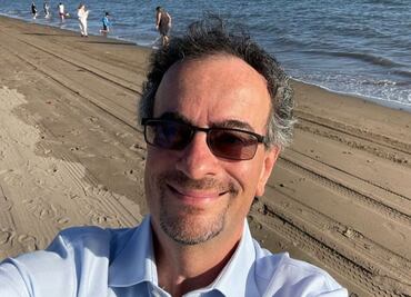 Él es Jon Benjamin, embajador británico despedido en México tras incidente