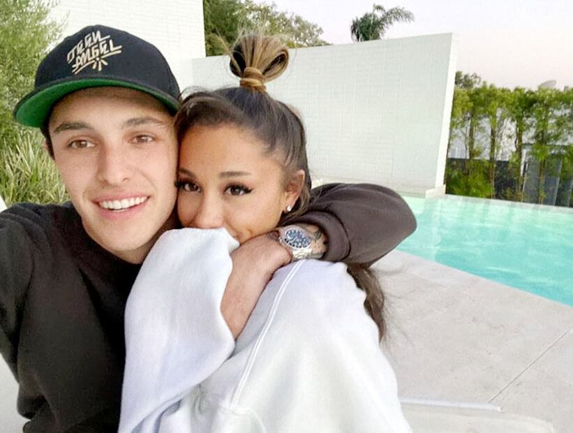 Instagram @arianagrande