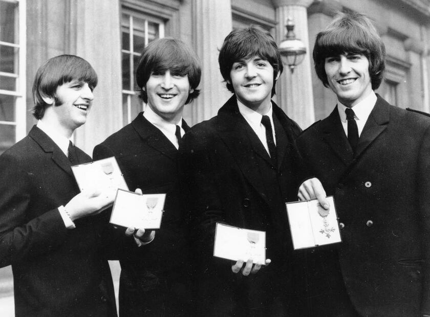 Hijo de John Lennon vende recuerdos de The Beatles en formato NFT por casi 159 mil dólares