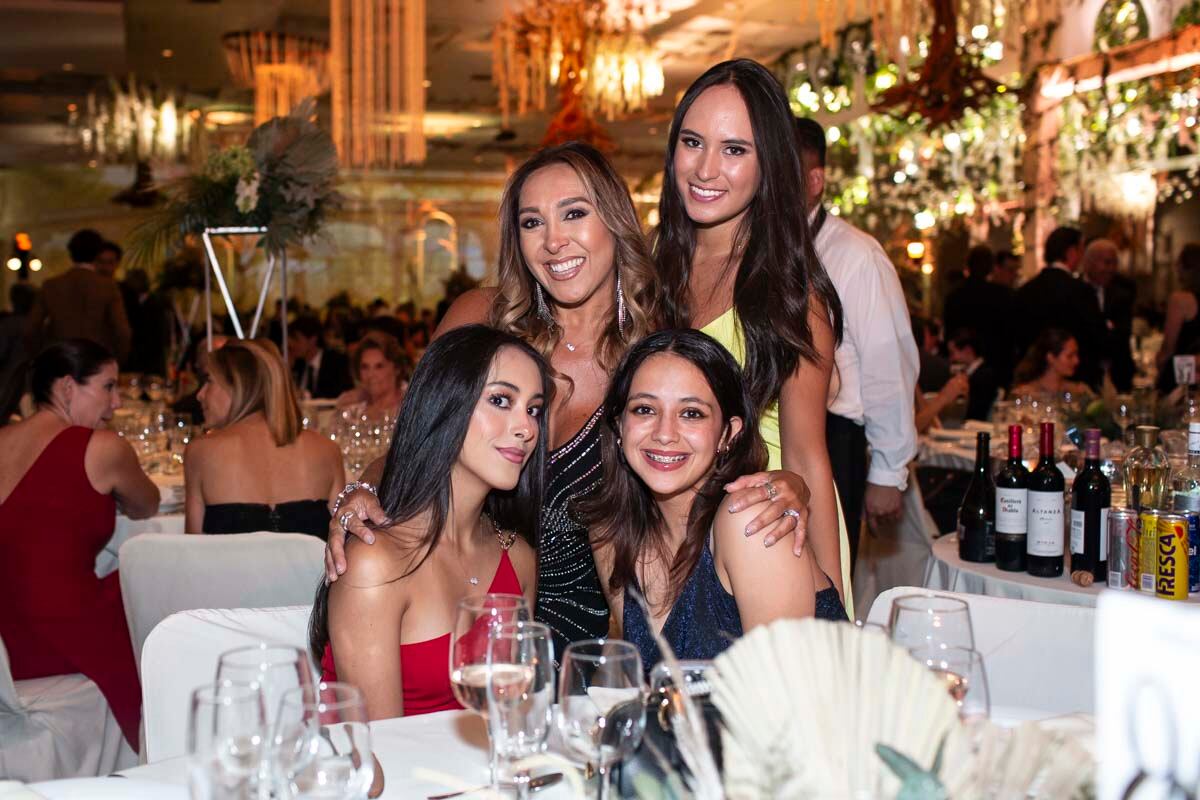 Patricia Almaraz, Patricia Rodríguez, (abajo) Ivana Rodríguez y Keilani Faisal. (Foto: Esteban Torreblanca)