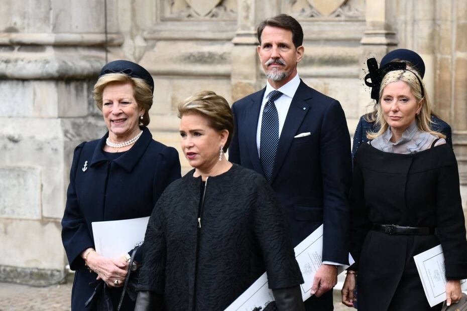 La reina Isabel II es captada con lágrimas en la misa en memoria del príncipe Felipe