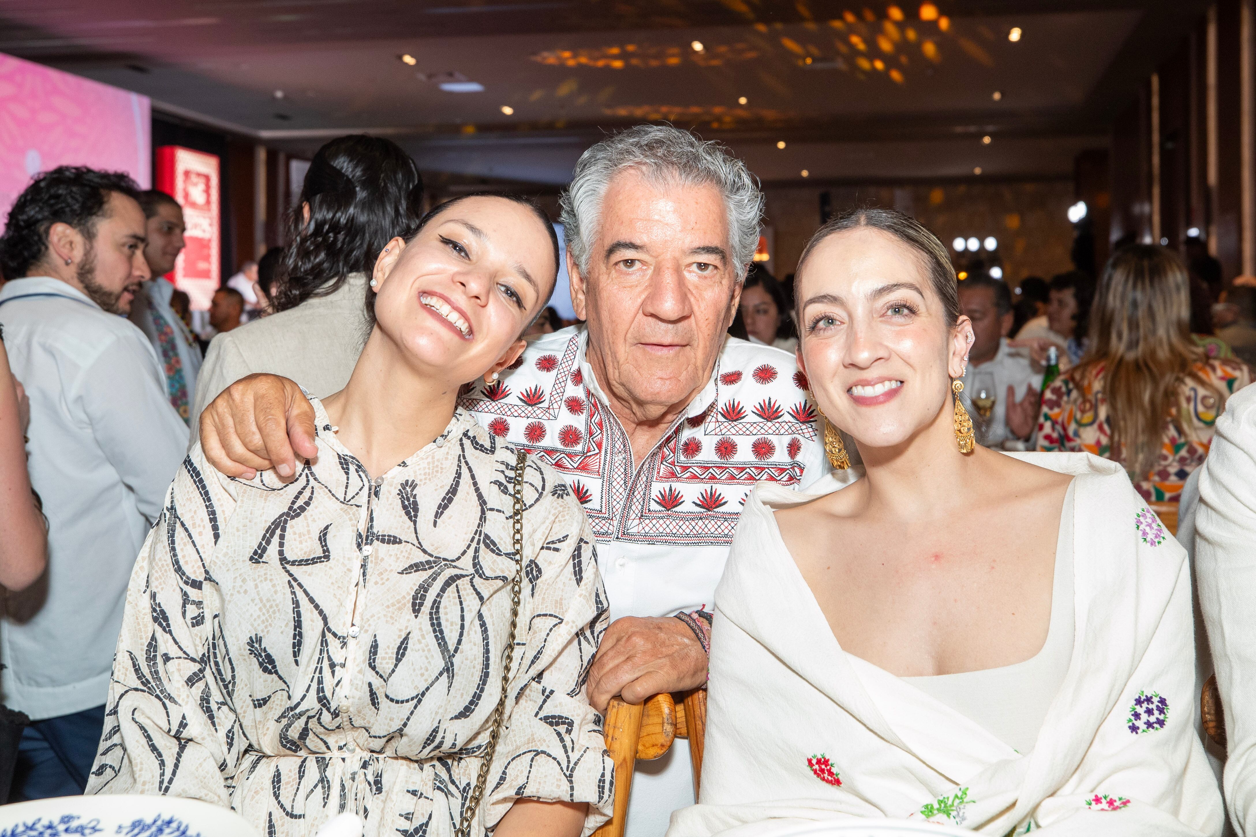 Vanessa Blouet, Nacho Urquiza y Mariana Valencia. (Foto: Edgar Silva Fuentes)