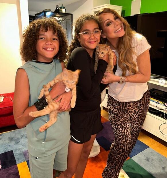 Mariah Carey con sus hijos Monroe y Moroccan / Instagram: @mariahcarey