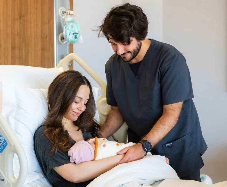La princesa Iman de Jordania y su esposo Jameel Thermiotis se convirtieron en padres / Foto: Instagram