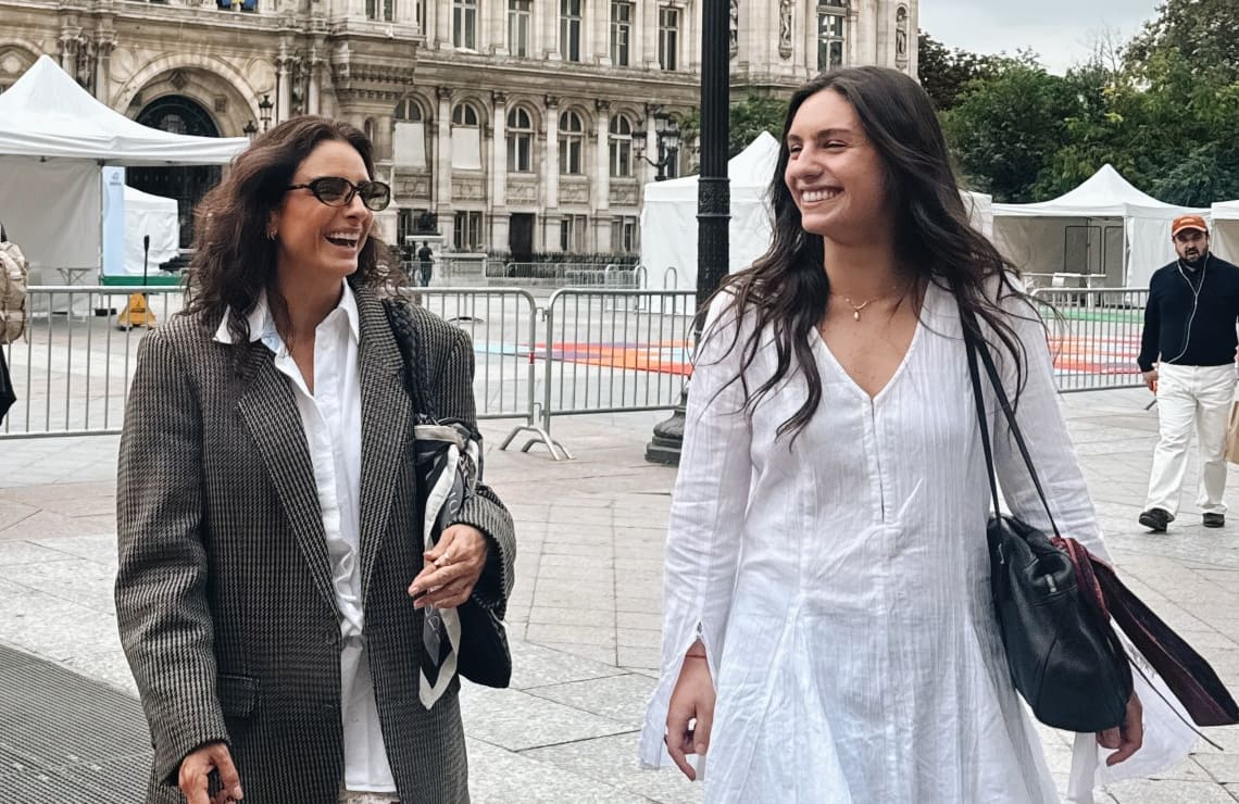 Aislinn Derbez y Lorenza, hija de Mauricio Ochmann, presumen su amistad; fotos