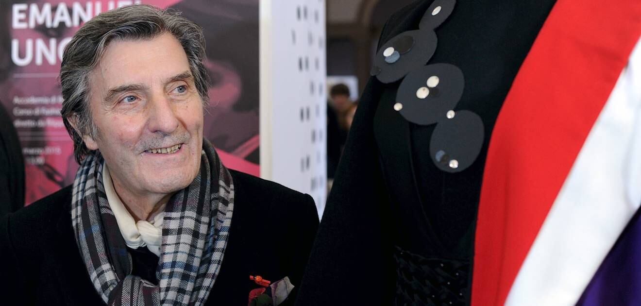 El diseñador Emanuel Ungaro, quien se definió a sí mismo como un 'obsesivo sensual', falleció a los 86 años