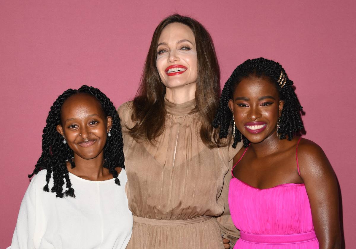 Angelina Jolie y su hija Zahara cautivan en "Power of Women" con dos estilos únicos