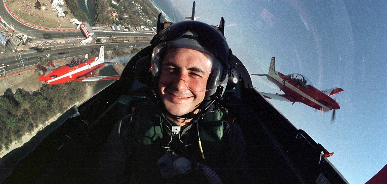 El piloto Michel Jourdain actúa en la película Roma, es el compadre incómodo