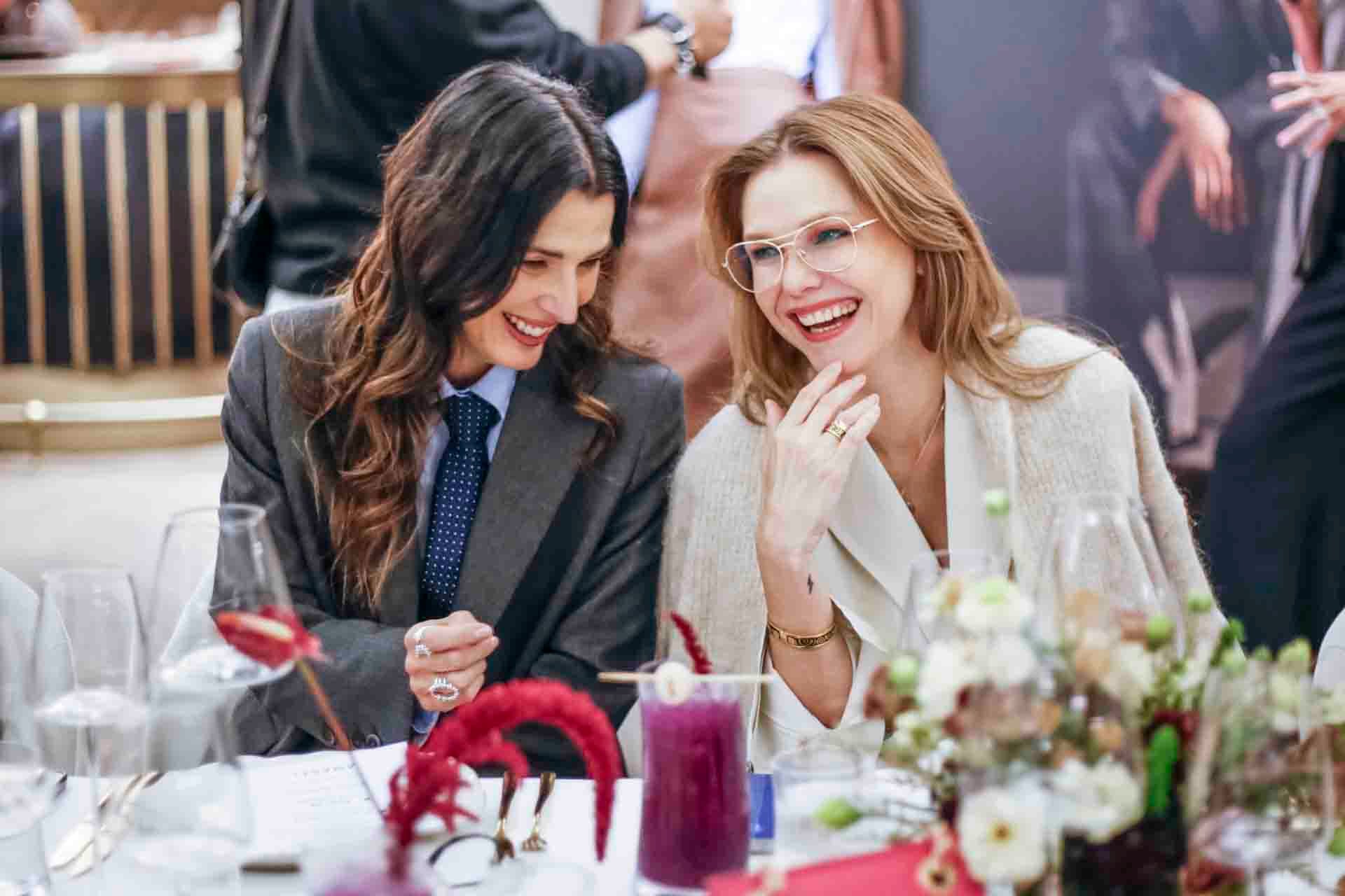 Aline Bortoloti y Kika Edgar. (Foto: Esteban Torreblanca)