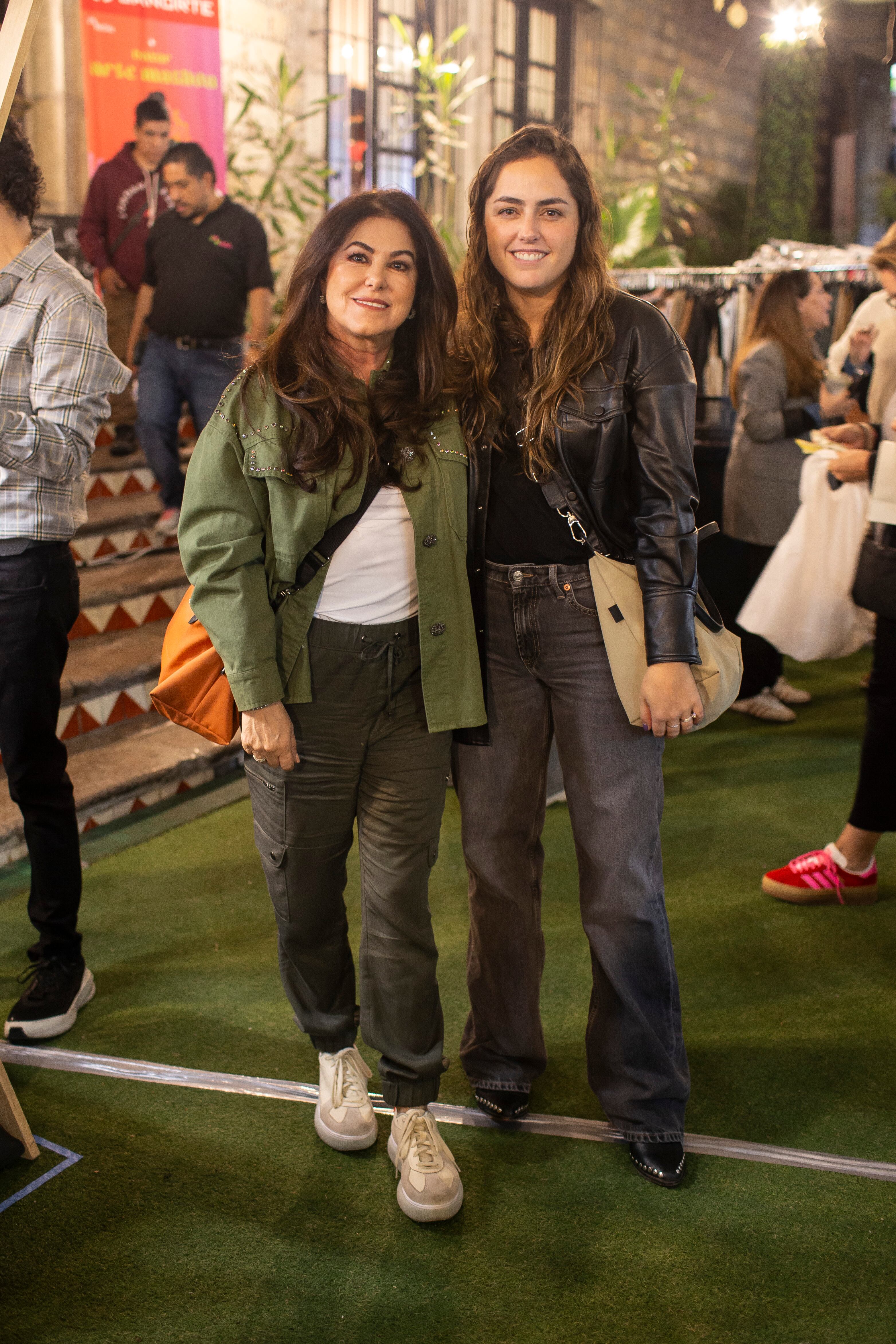 Bárbara Tello y Bárbara Pérez Barona. (Foto: Esteban Torreblanca)