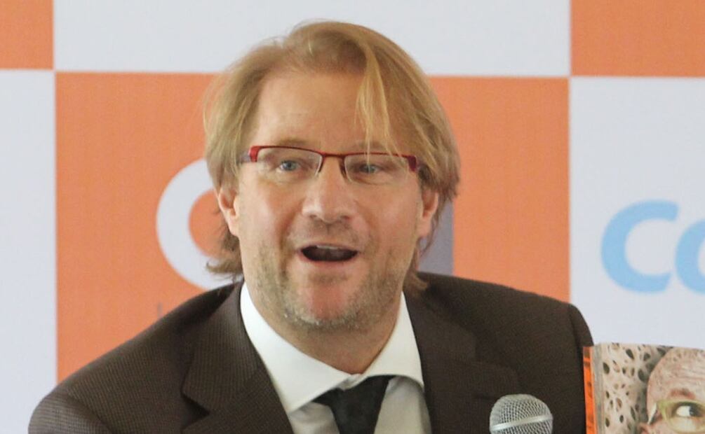 ¿Dónde está Andrés Roemer? El escritor ya suma 5 solicitudes de extradición