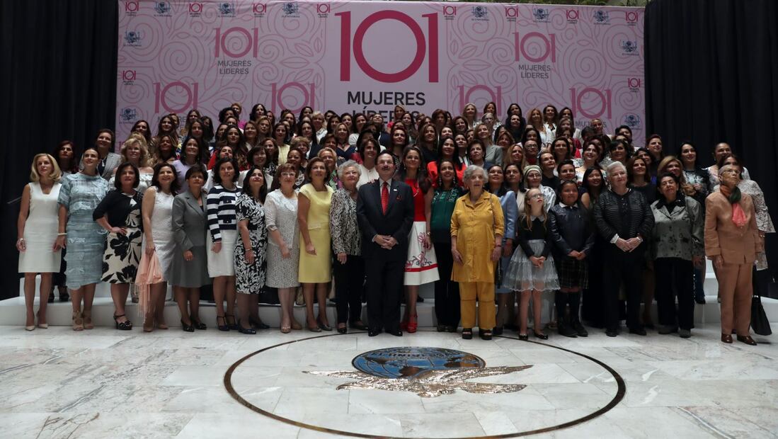 Juan Francisco Ealy y Perla Díaz de Ealy presiden el desayuno 101 Mujeres Líderes en El Universal