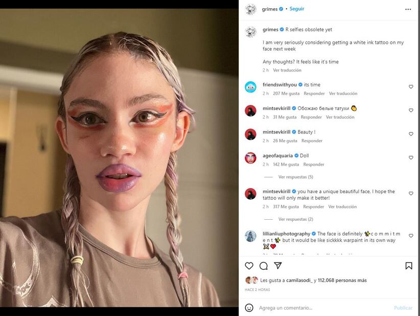 La rara transformación de Grimes luego de lucir la cara vendada