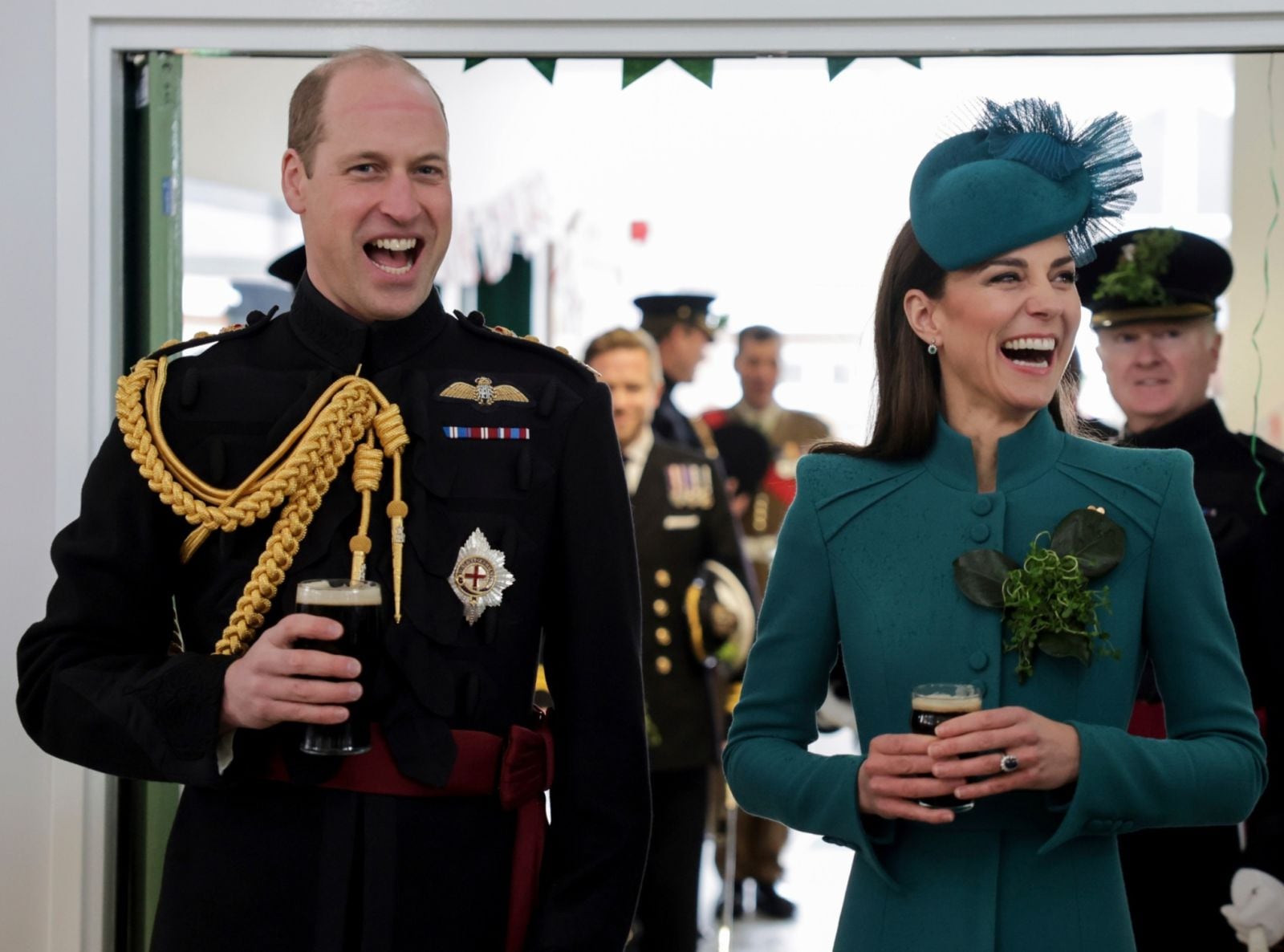 Revelan que el príncipe William y Kate Middleton "se tiran cosas" cuando pelean