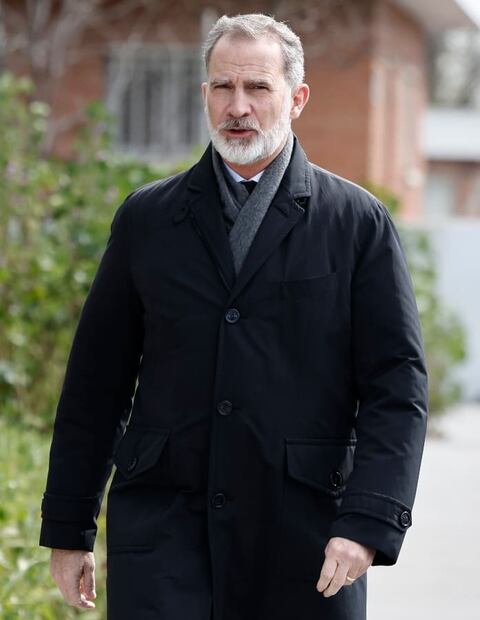 El rey Felipe VI llegando al cementerio de San Isidro de Madrid, donde fue enterrado su primo Fernando Gómez-Acebo / EFE