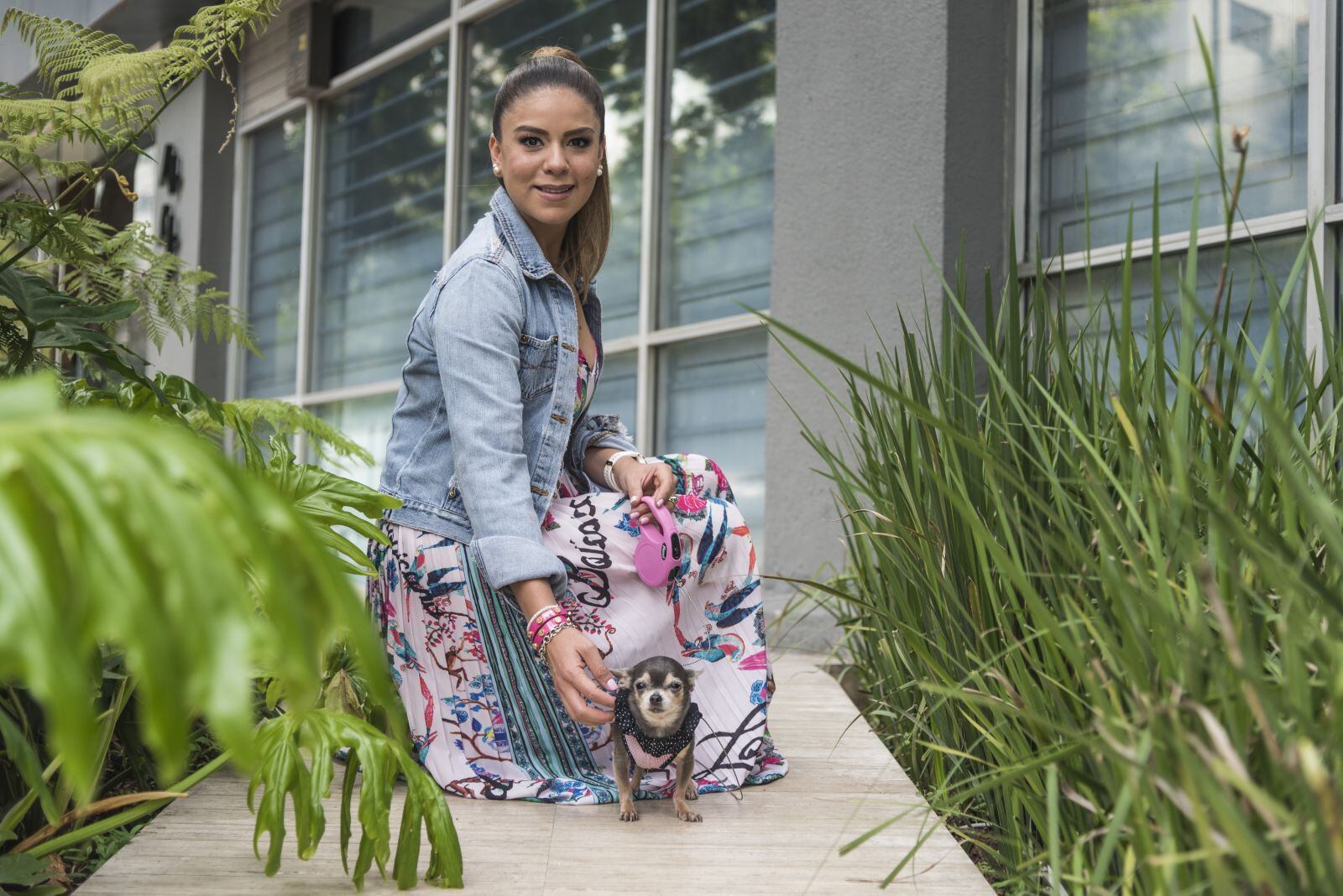“Mía”, la mascota fashionista de Fabiola Ortiz
