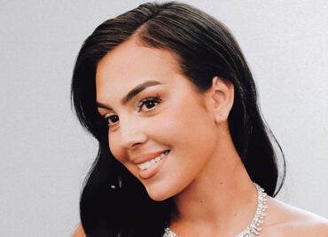 Georgina Rodríguez, cubierta de diamantes, brilla con ajustado vestido de abertura