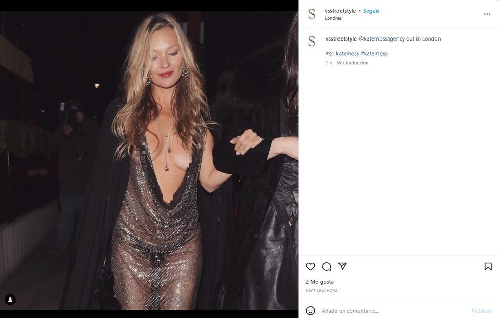 El 'naked dress' de Kate Moss que dejó al descubierto su pecho