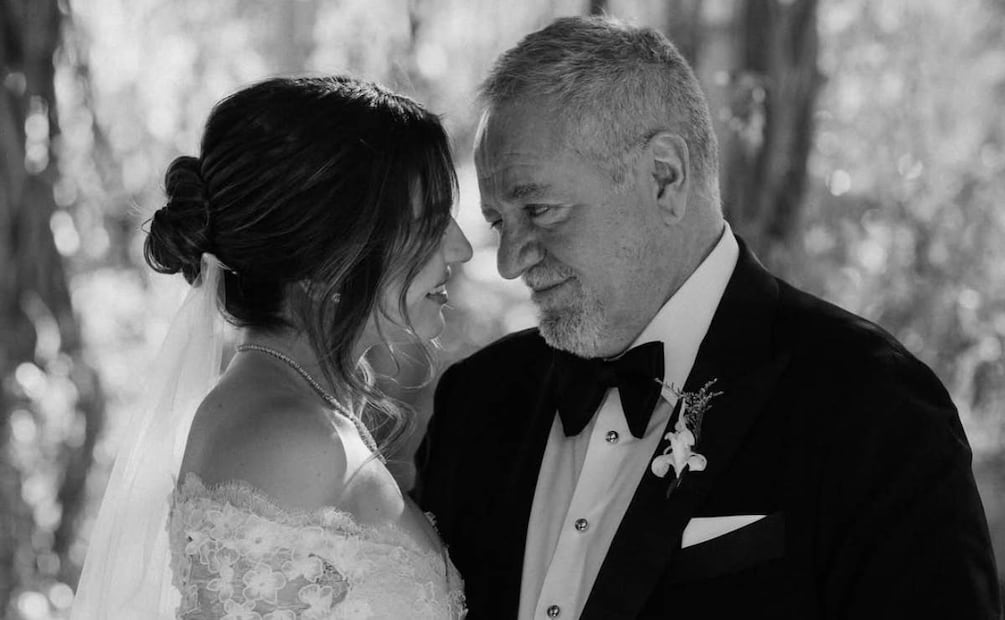 Sofía Castro el día de su boda junto a su papá, José Alberto Castro / Foto: Instagram @sofia_96castro