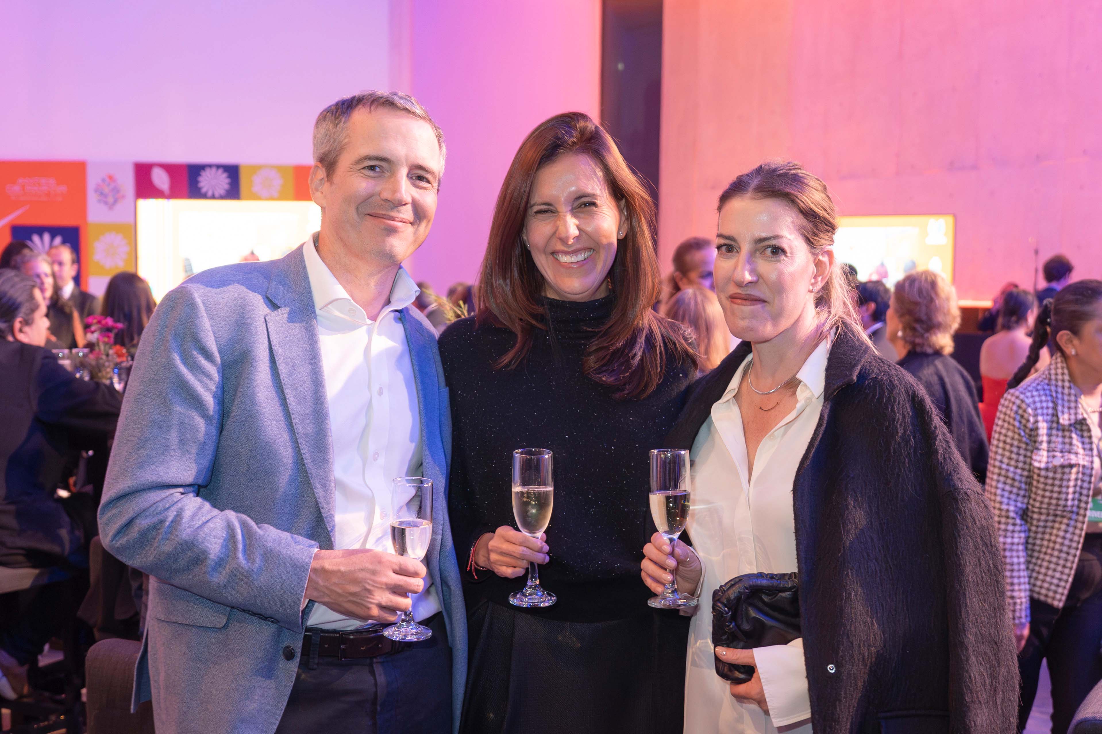 Lewis Adams, Fernanda Rivera y Beatriz Fernández. (Foto: Héctor Arjona)