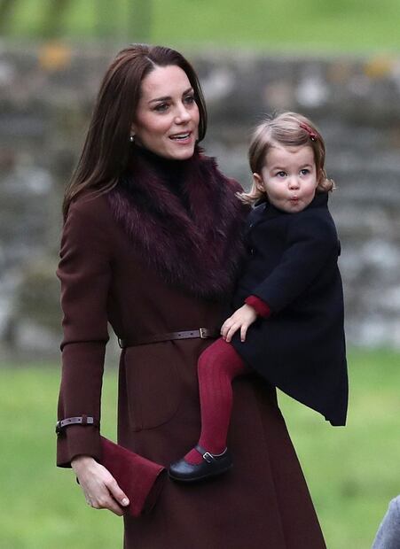 El príncipe George y la princesa Charlotte se roban el invierno 