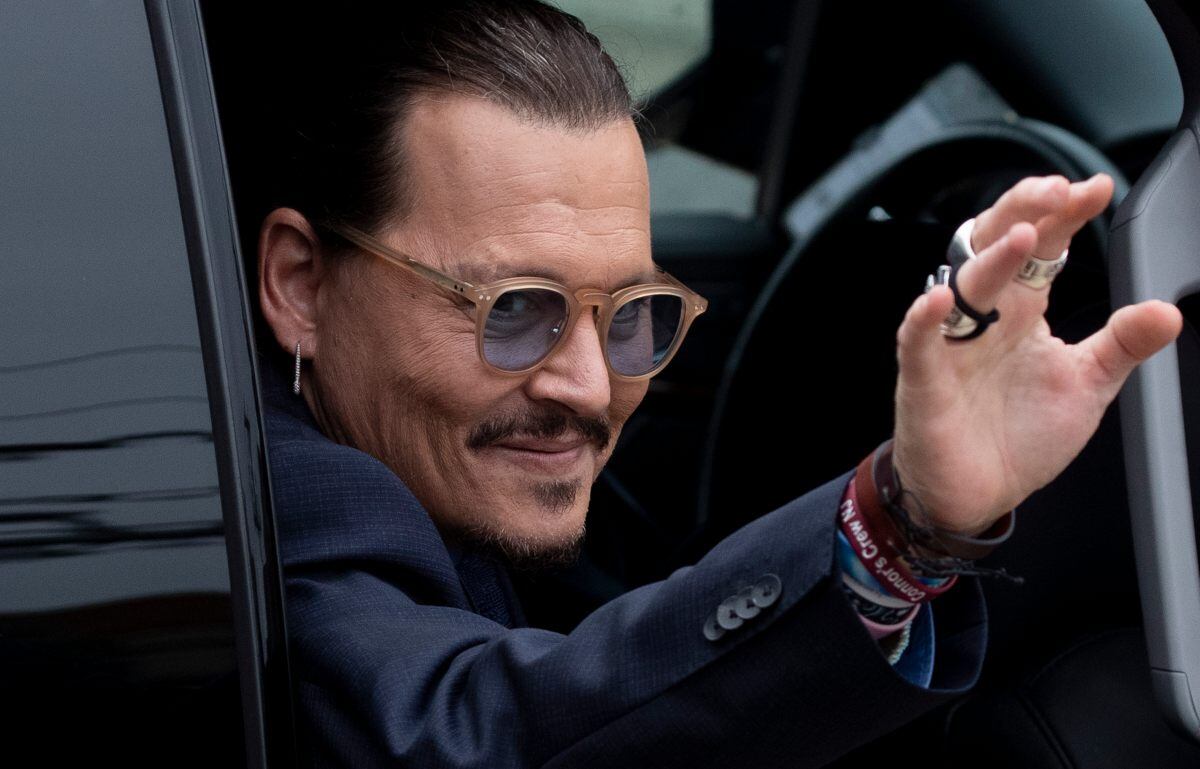 Johnny Depp regresa al escenario en medio de juicio por difamación