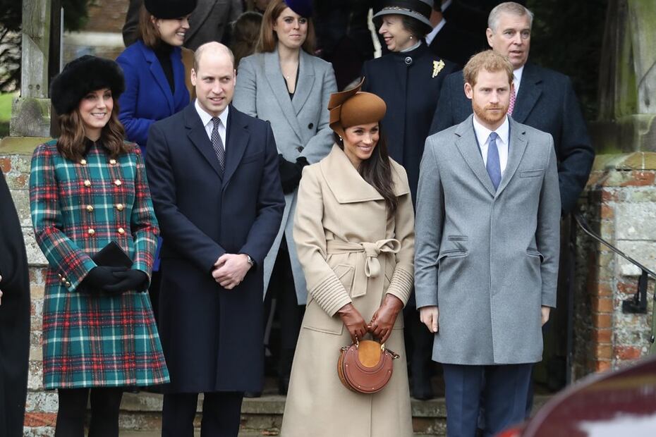 La rivalidad entre los fanáticos de Kate Middleton y Meghan Markle pone a trabajar al Palacio de Kensington