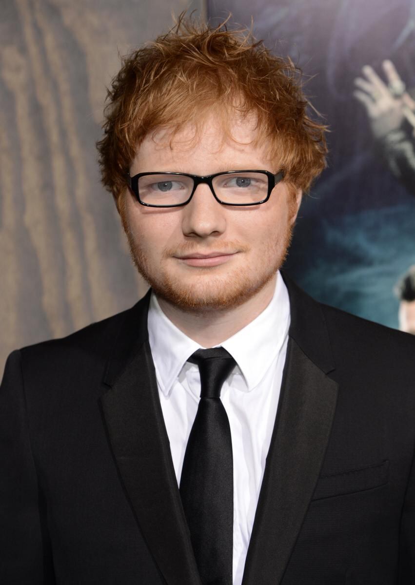 Los 10 famosos que tienen Tinder
