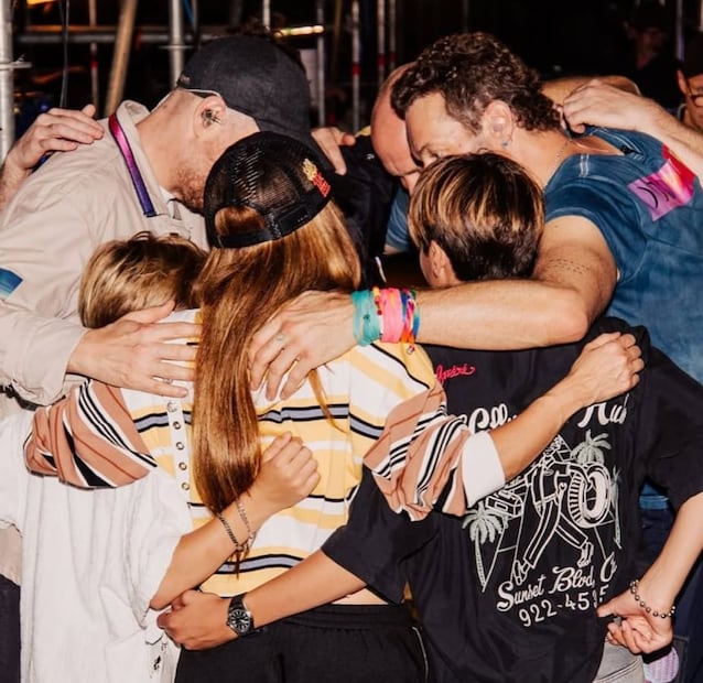 Shakira y sus hijos con la banda Coldplay / Foto: Instagram