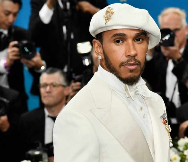 Met Gala 2025: Lewis Hamilton impone estilo con un look lleno de significado