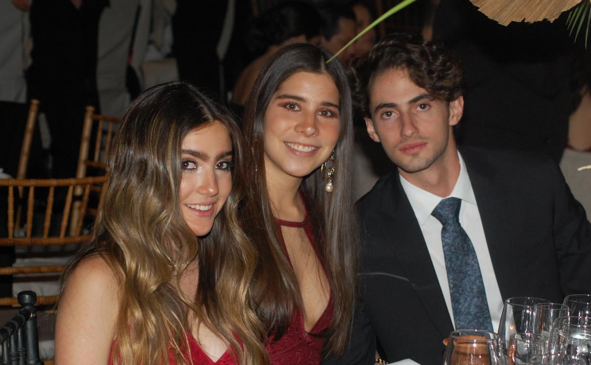 Ana Pau, sobrina de Anahí, se gradúa del Colegio Miraflores