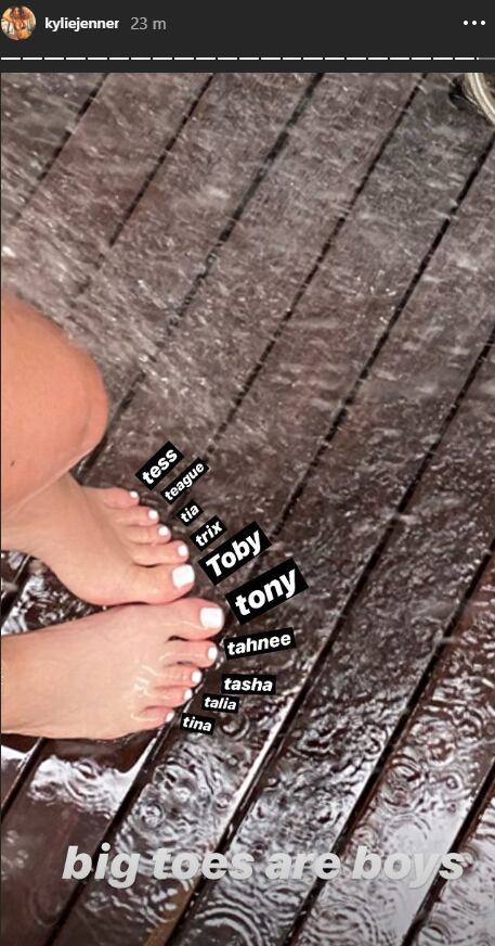 Kylie Jenner responde a las críticas sobre el aspecto de sus pies