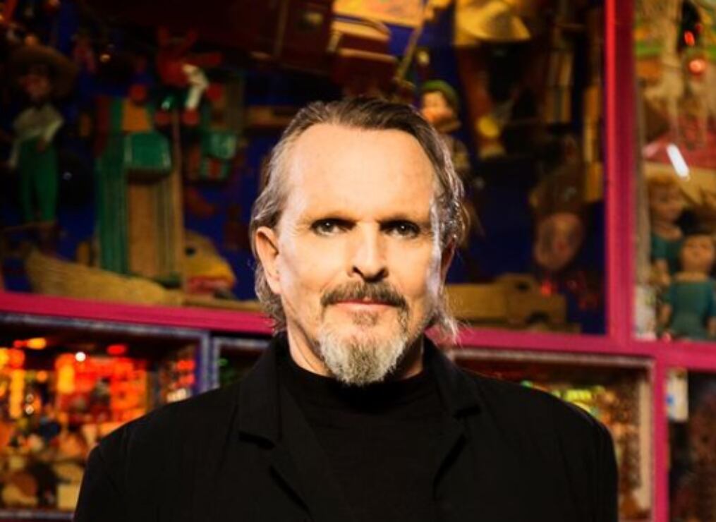 Miguel Bosé es operado y cancela la promoción de su libro en España