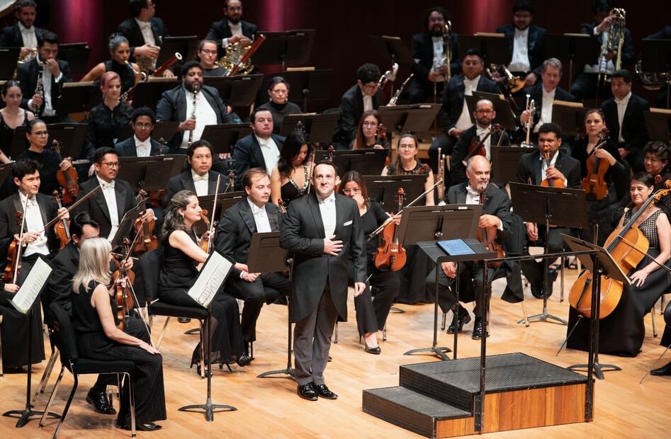 Raul Aquiles Delgado y Orquesta Sinfónica de Minería / Foto: Edgar Silva Fuentes