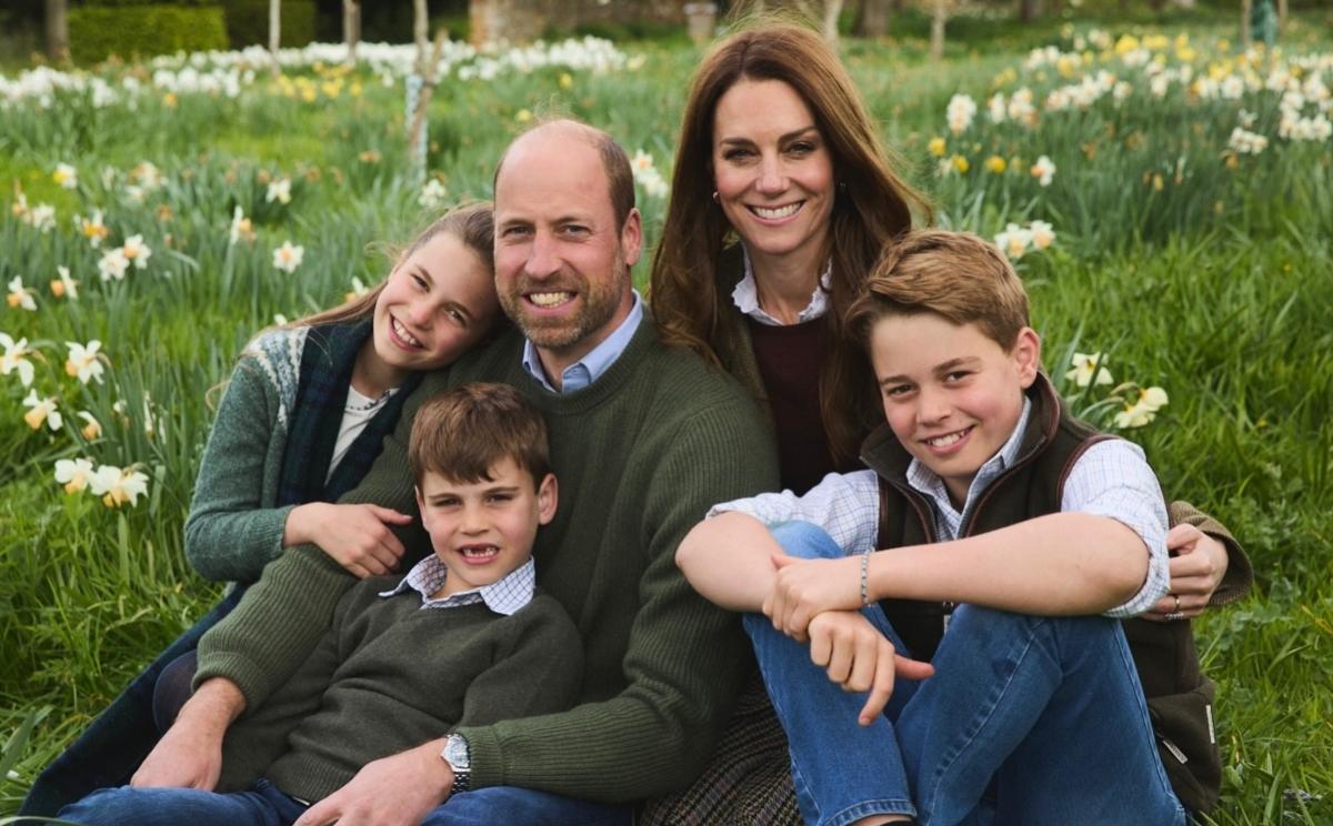 Kate Middleton y el príncipe William junto a sus hijos / Foto: Instagram